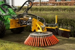FENTONS OF BOURNE APPOINTED UK DISTRIBUTOR OF BECX HEDGE CUTTING & WEED CONTROL PRODUCTS